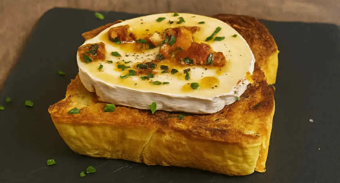 Brioche de chèvre chaud Brioche de chèvre chaud